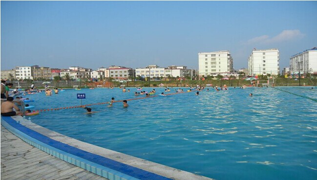 都昌東方明珠室外大型游泳池竣工圖片